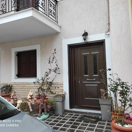 Όμορφο Διαμερισμα Με Δυο Κρεβατοκάμαρες Lägenhet Delphi Exteriör bild