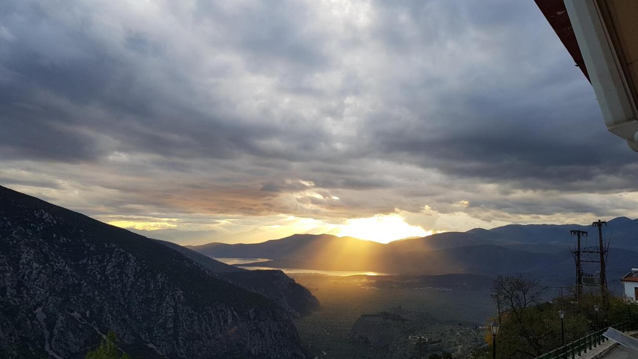 Όμορφο Διαμερισμα Με Δυο Κρεβατοκάμαρες Lägenhet Delphi Exteriör bild