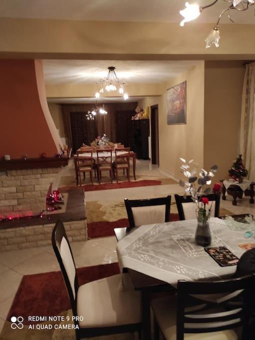 Όμορφο Διαμερισμα Με Δυο Κρεβατοκάμαρες Lägenhet Delphi Exteriör bild
