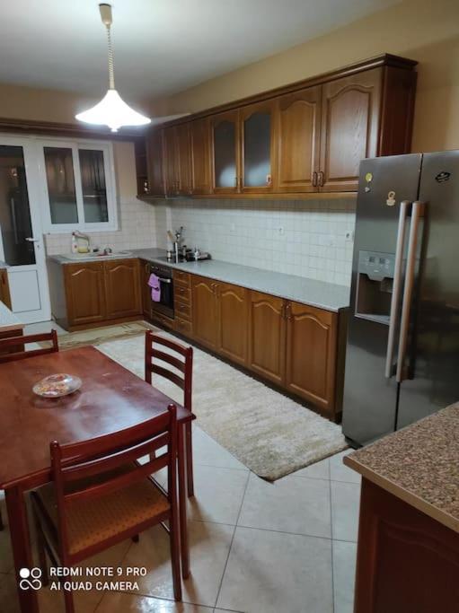 Όμορφο Διαμερισμα Με Δυο Κρεβατοκάμαρες Lägenhet Delphi Exteriör bild