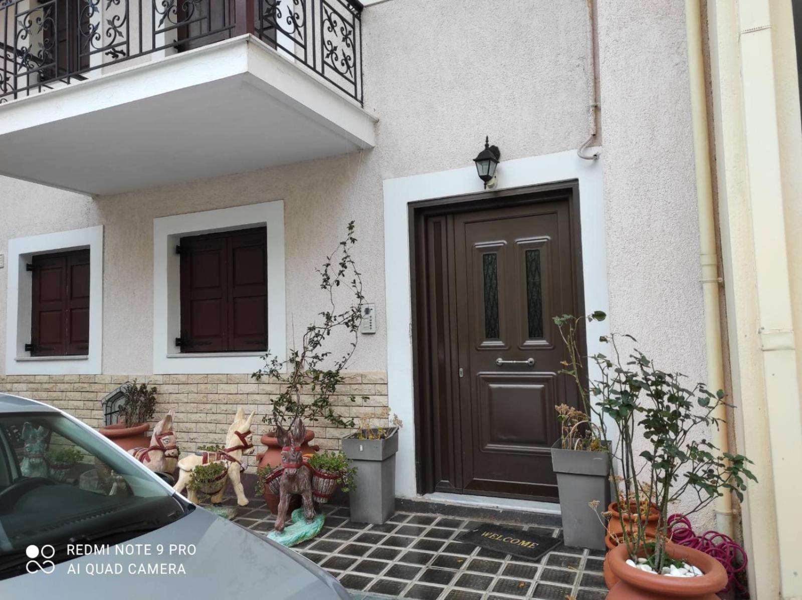 Όμορφο Διαμερισμα Με Δυο Κρεβατοκάμαρες Lägenhet Delphi Exteriör bild